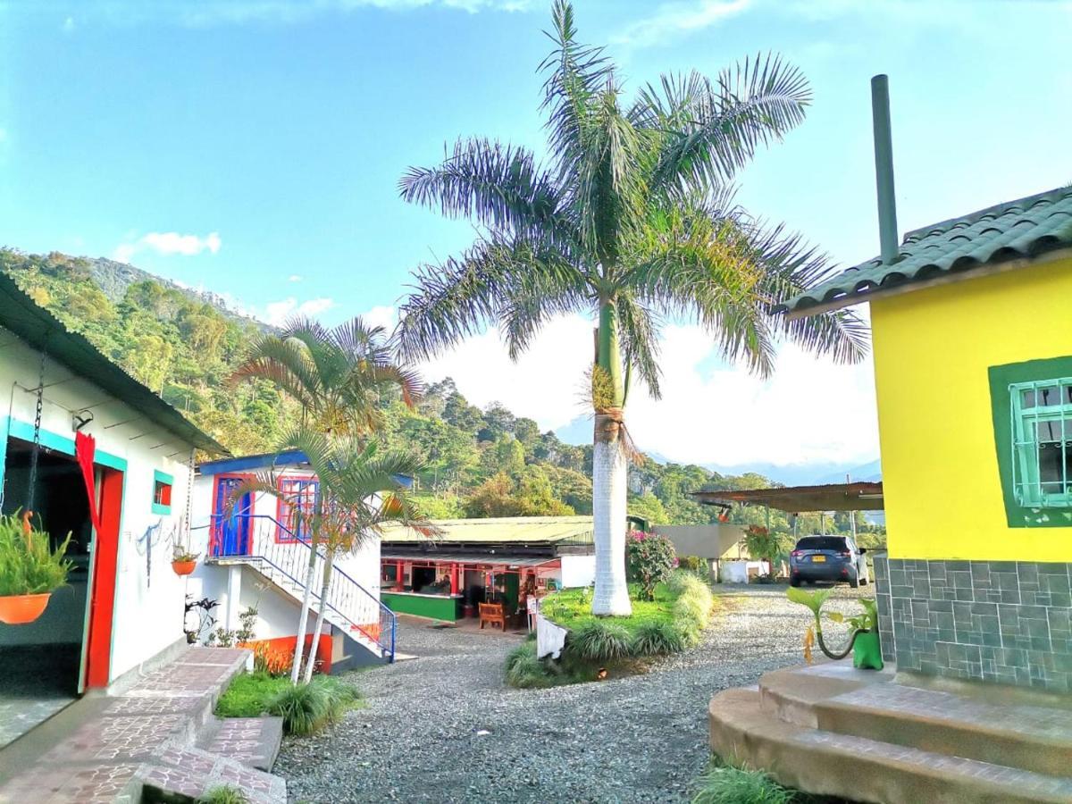Finca Turistica Santa Clara Hostel Calarcá Kültér fotó